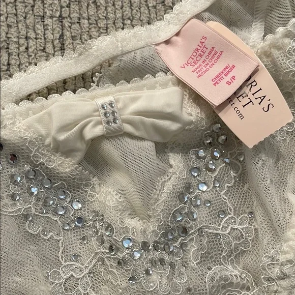 Brand new Victoria's Secret White Lace Panties - Picture 5 of 5